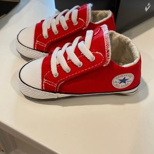 Converse size 4 soft sole shoes